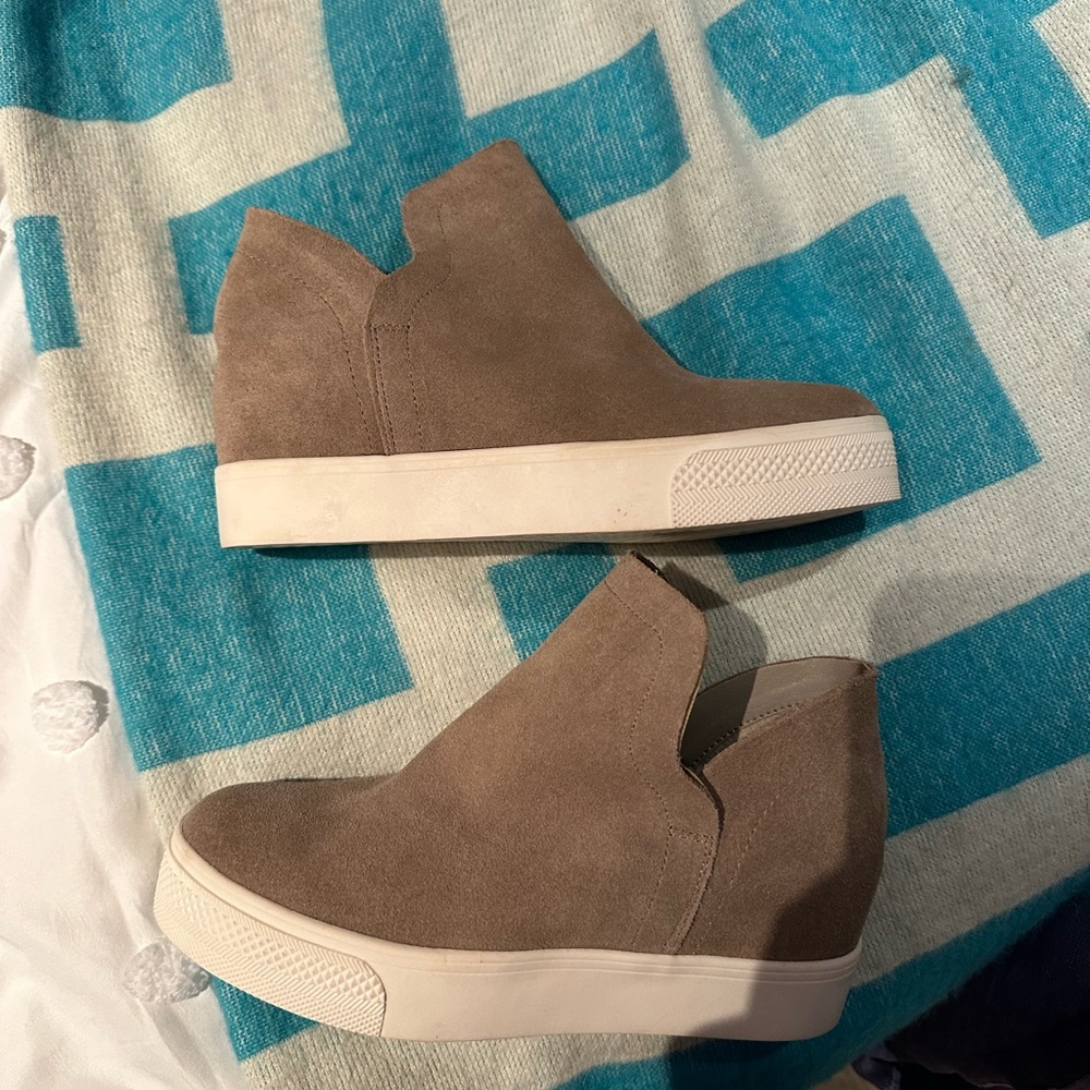 Steve Madden platform high top shoes